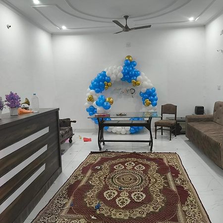 Abhiram Homestay Κχατζουράχο Εξωτερικό φωτογραφία
