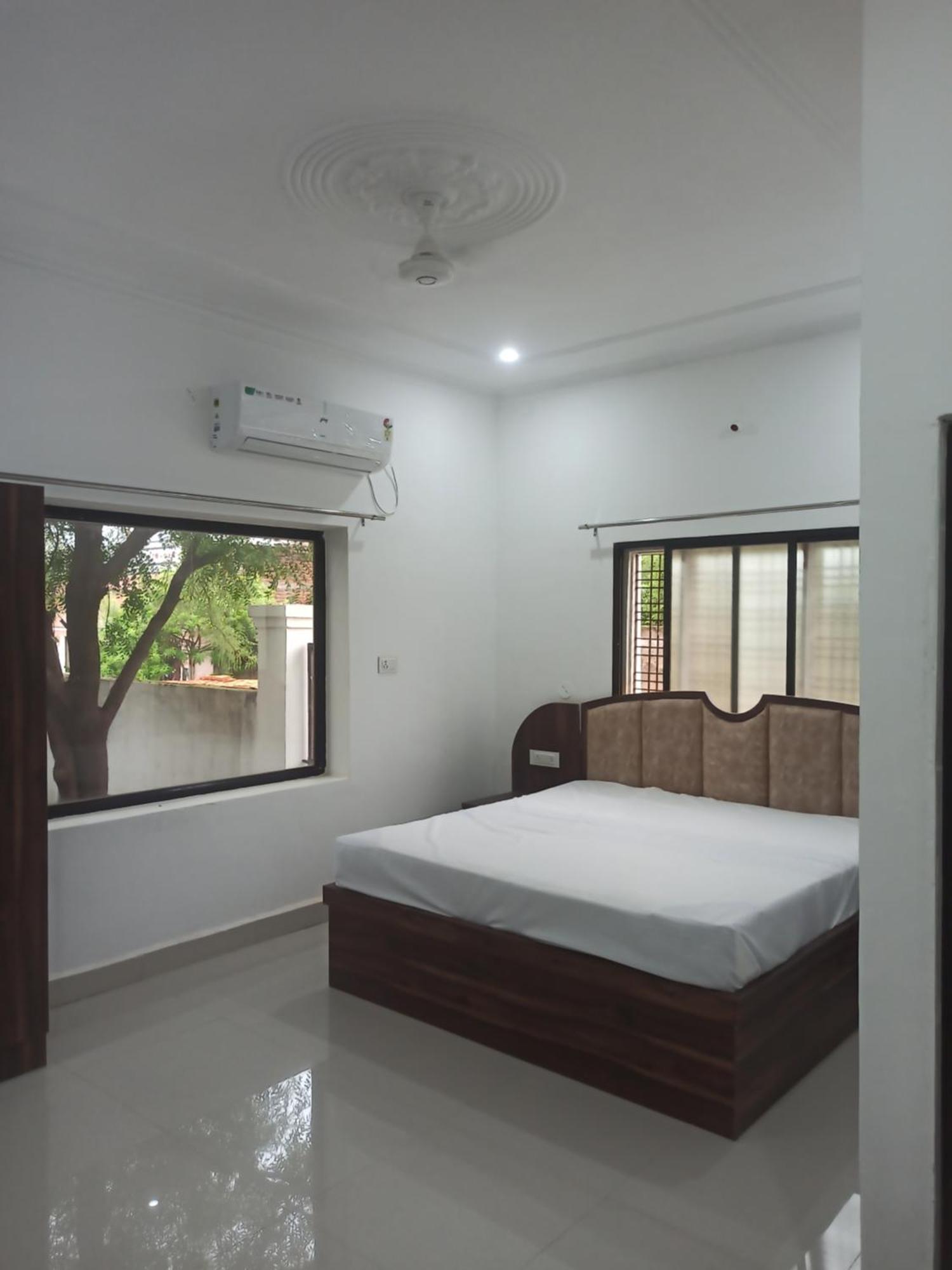 Abhiram Homestay Κχατζουράχο Εξωτερικό φωτογραφία
