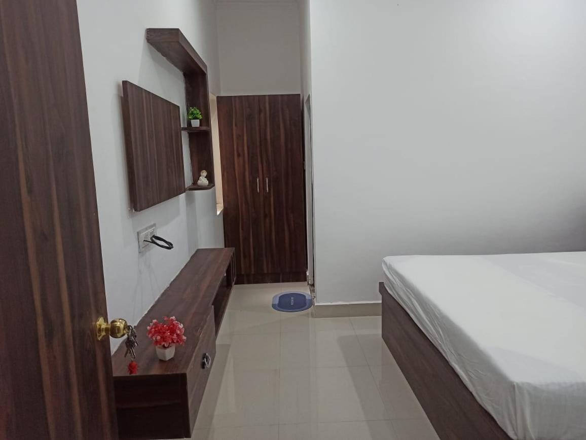 Abhiram Homestay Κχατζουράχο Εξωτερικό φωτογραφία