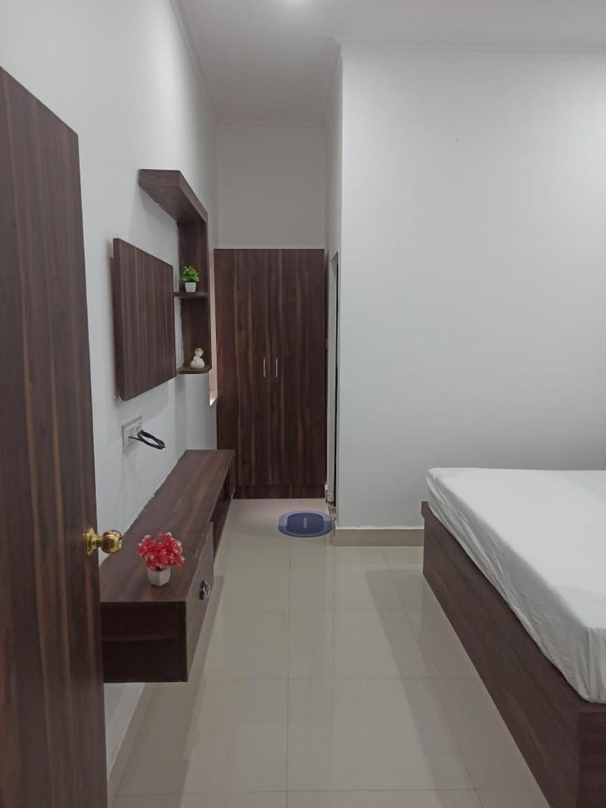 Abhiram Homestay Κχατζουράχο Εξωτερικό φωτογραφία