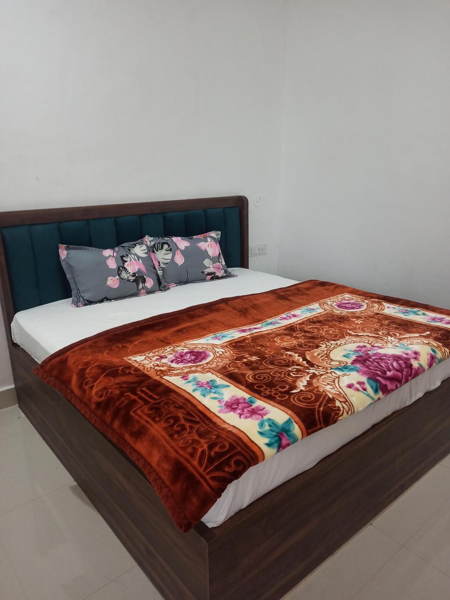 Abhiram Homestay Κχατζουράχο Εξωτερικό φωτογραφία