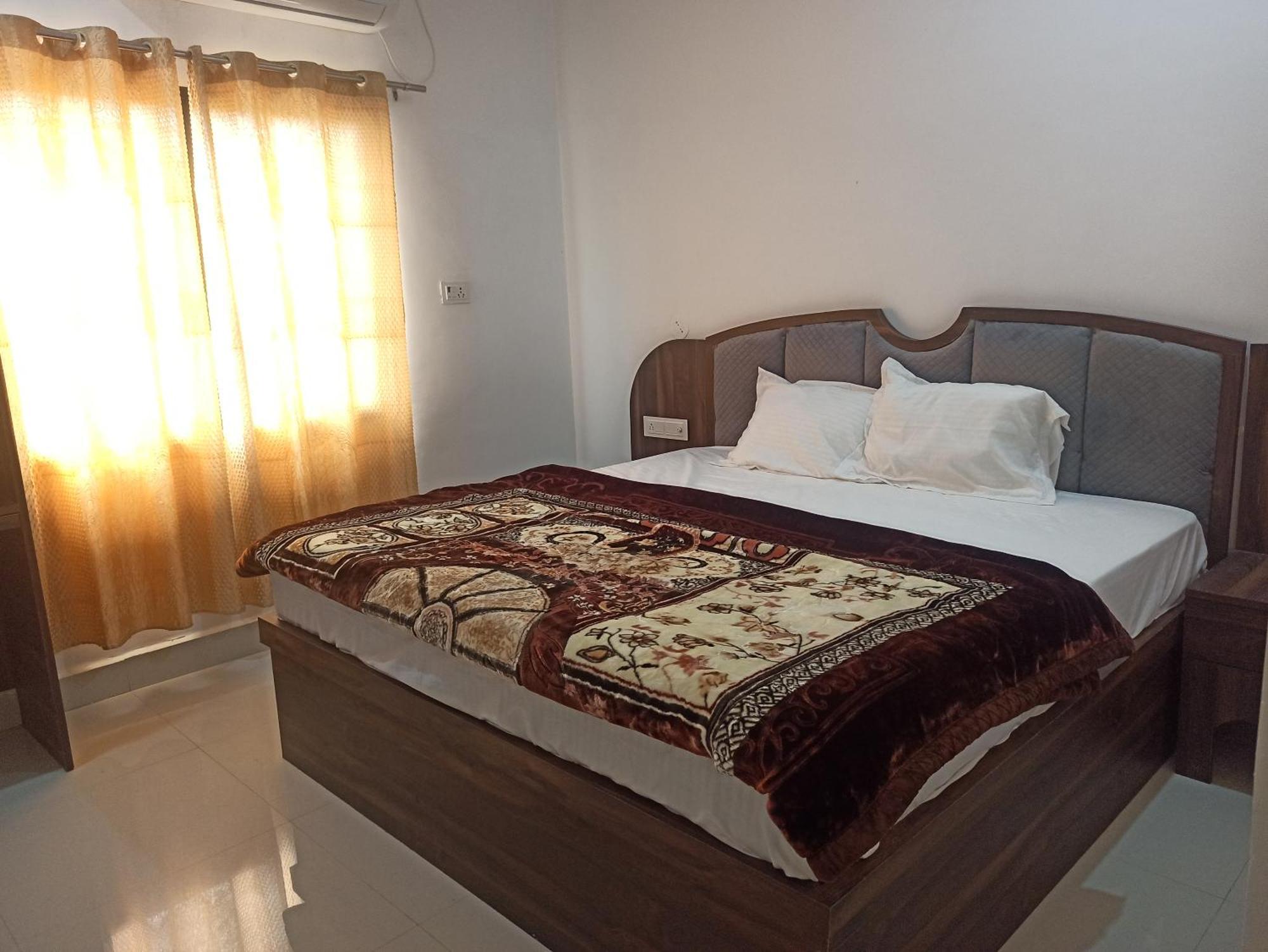Abhiram Homestay Κχατζουράχο Εξωτερικό φωτογραφία