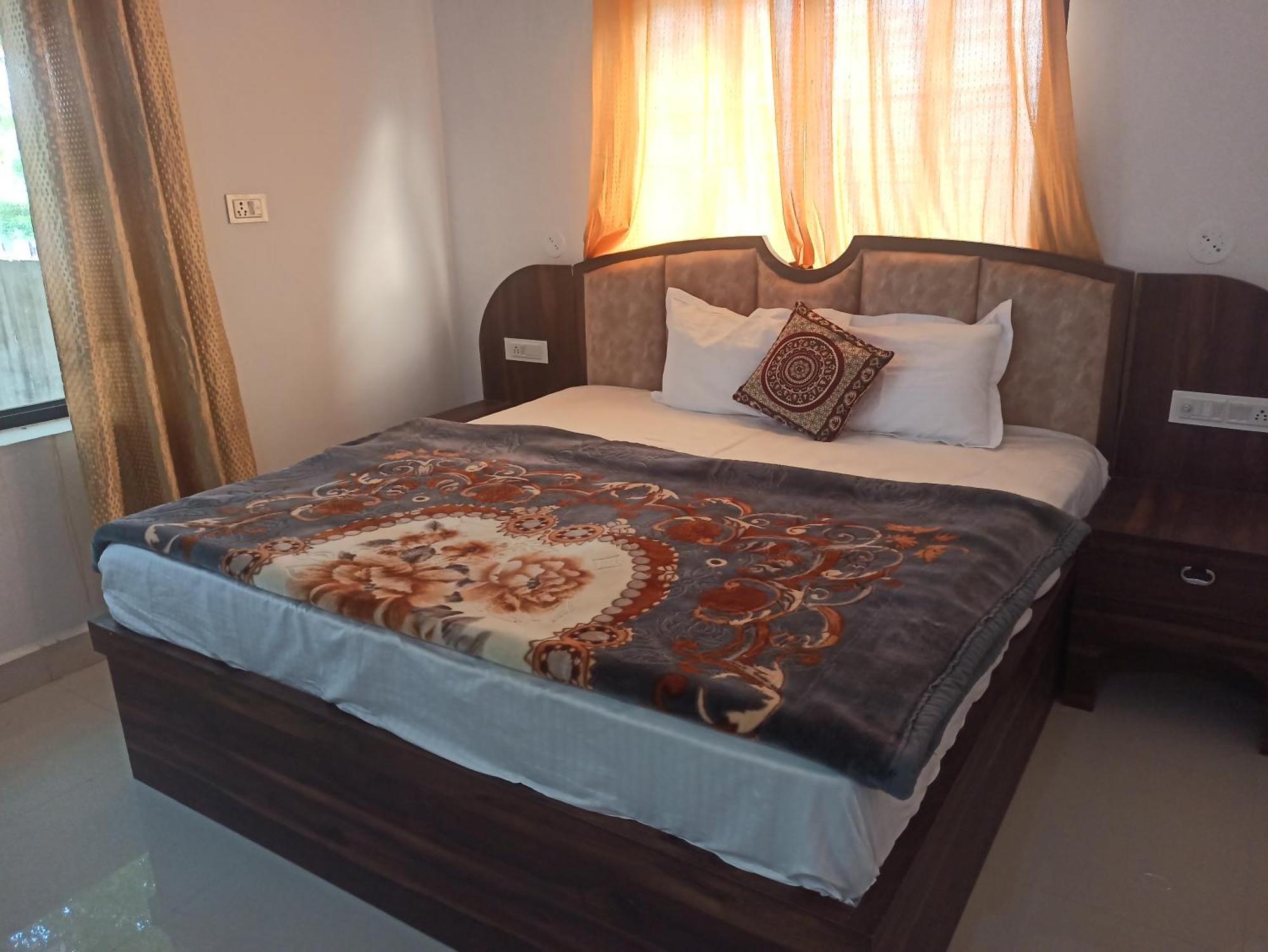 Abhiram Homestay Κχατζουράχο Εξωτερικό φωτογραφία